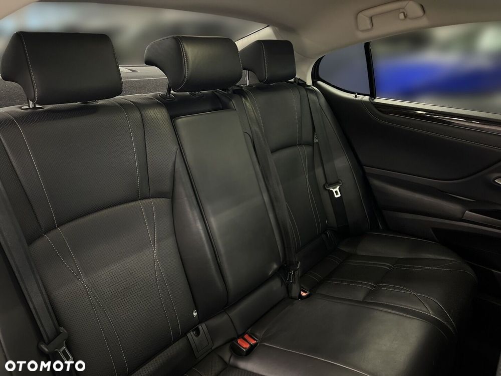 Lexus ES 300h Prestige - 16