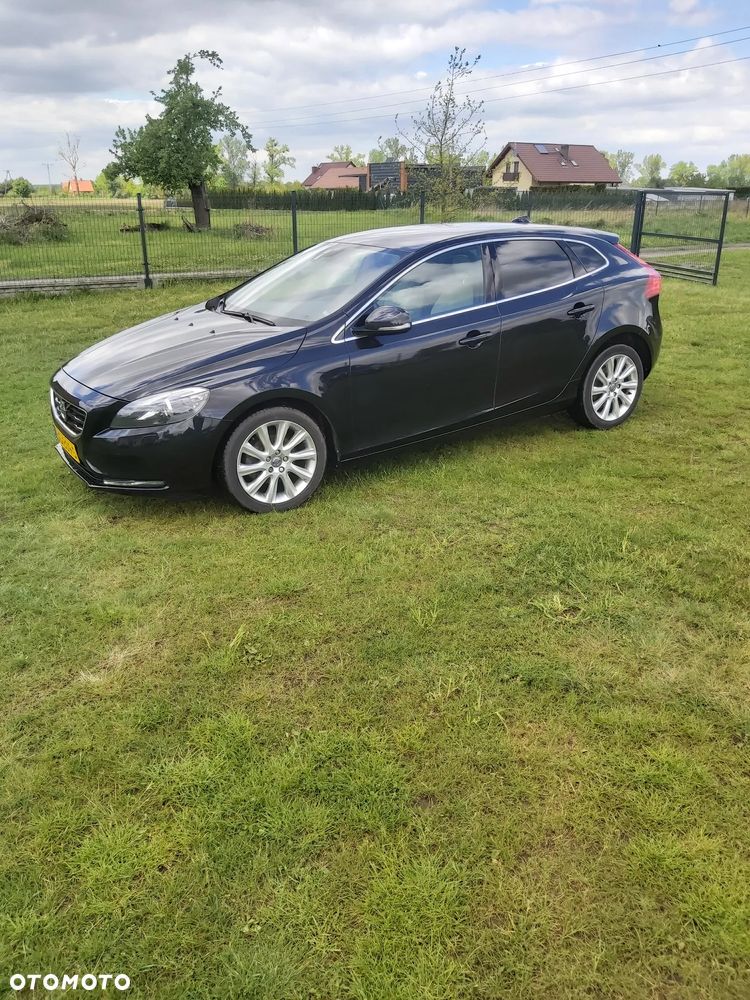 Volvo V40 D2 Summum - 1