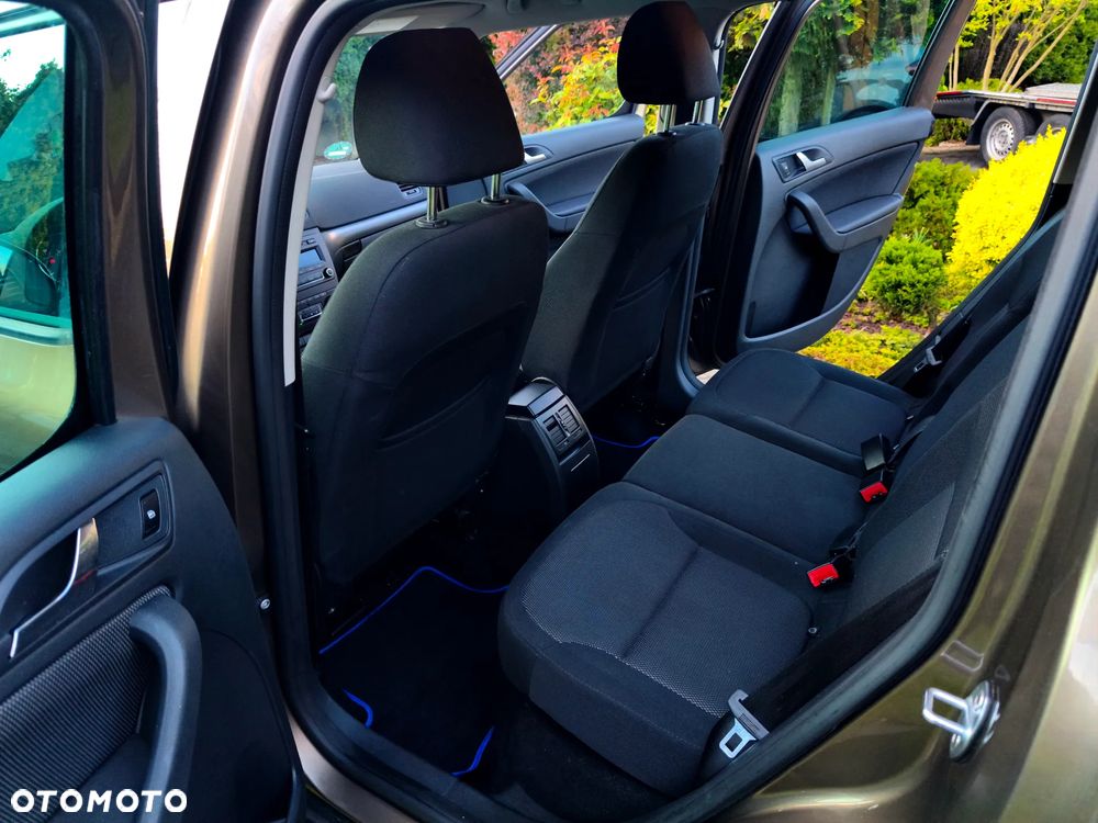 Skoda Yeti 1.2 TSI Experience PLUS EDITION - 33