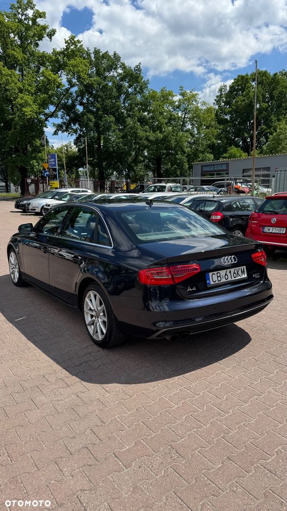 Audi A4 Limousine - 14