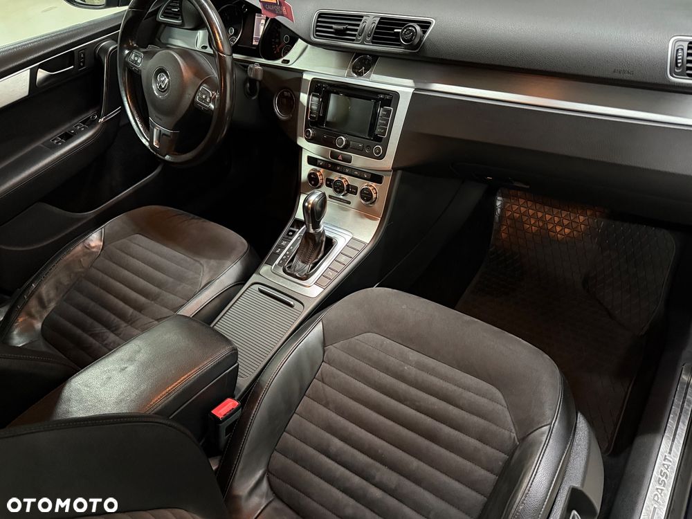 Volkswagen Passat 2.0 TDI Highline DSG - 14