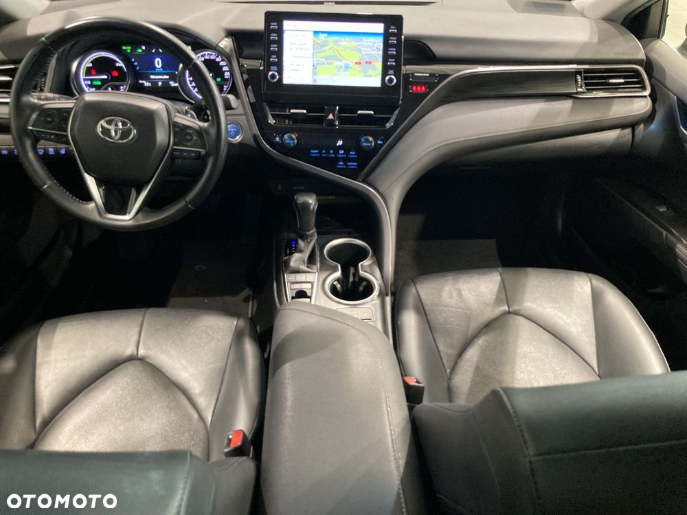 Toyota Camry - 12