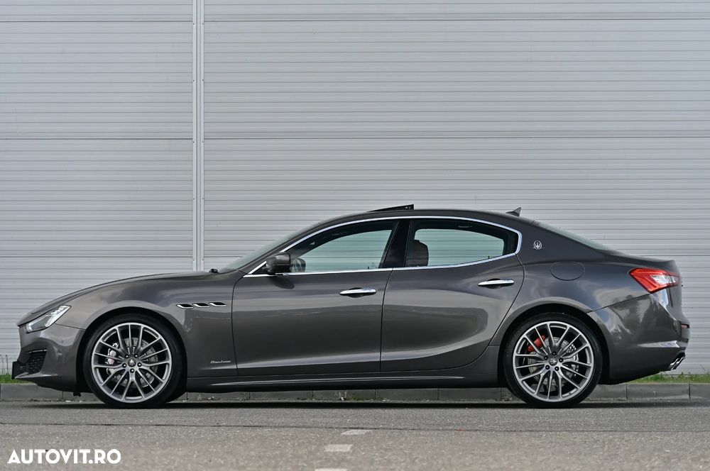 Maserati Ghibli GranLusso - 12