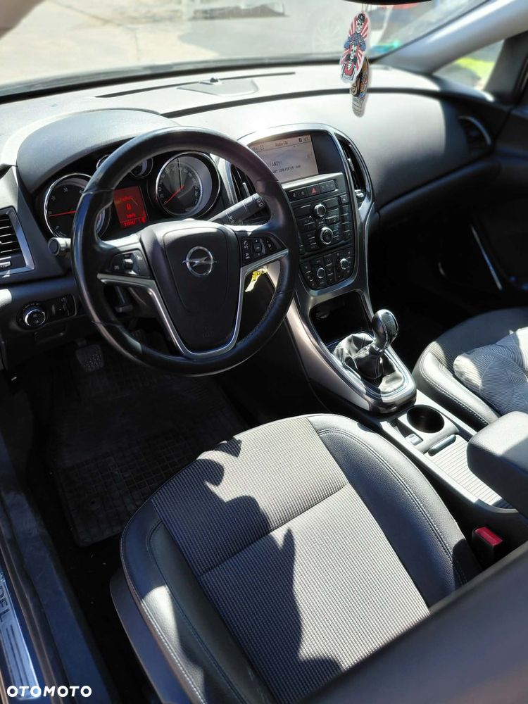Opel Astra 1.7 CDTI DPF Cosmo - 10