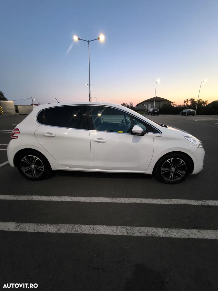 PEUGEOT 208 2013 — imagine 3