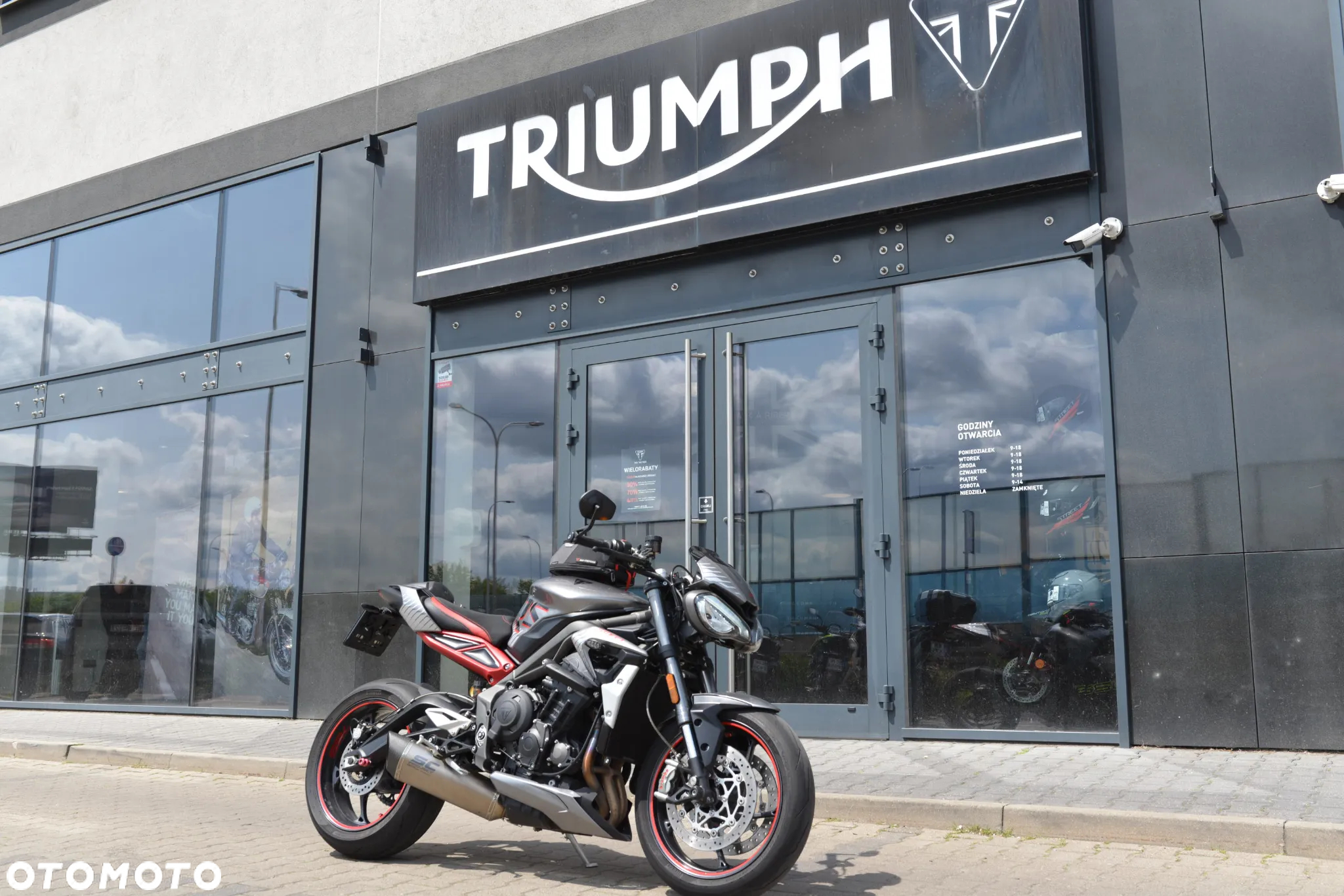 Triumph Street Triple - 17