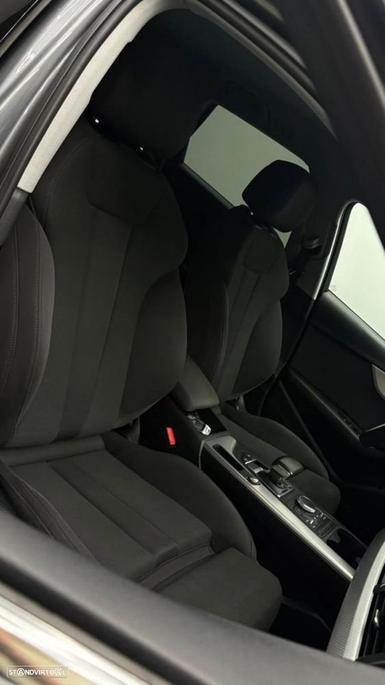 Audi A4 Avant 35 TDI Sport S tronic - 32