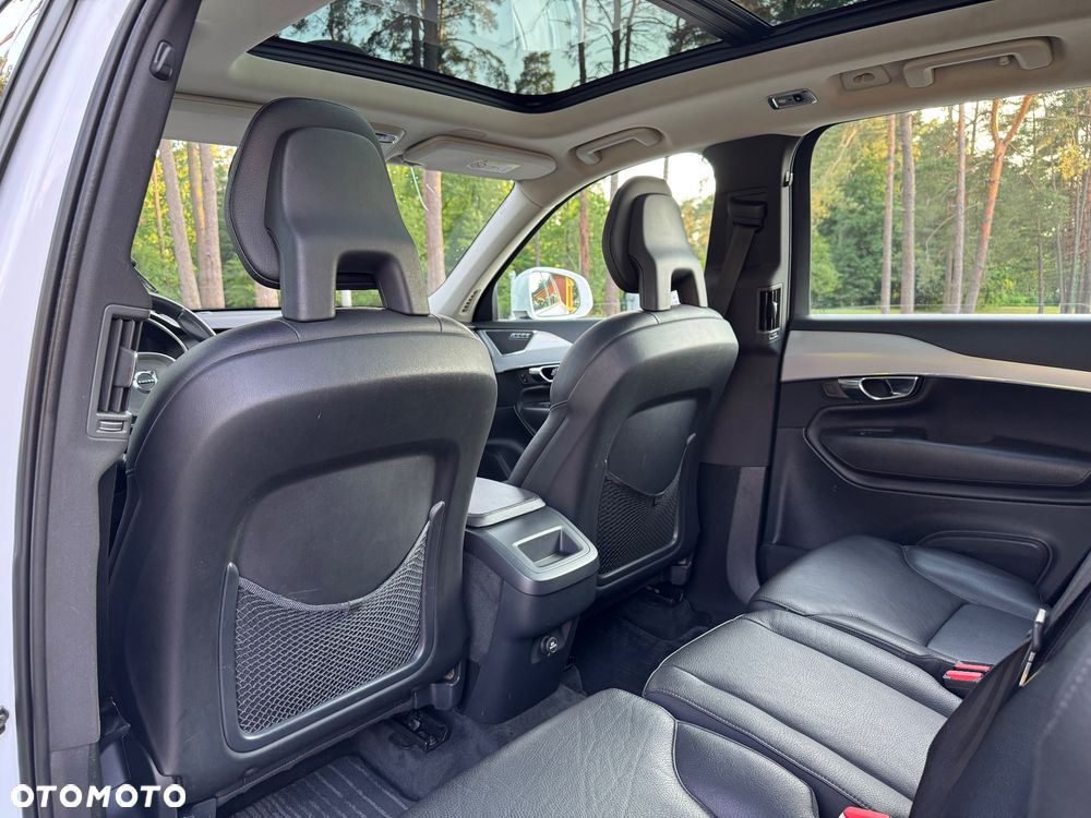 Volvo XC 90 D5 AWD Geartronic Momentum - 24