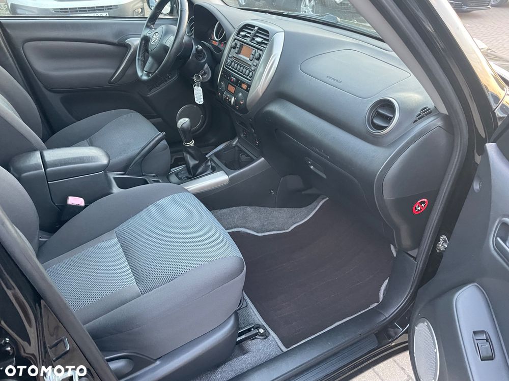 Toyota RAV4 2.0 D-4D Prestige - 22