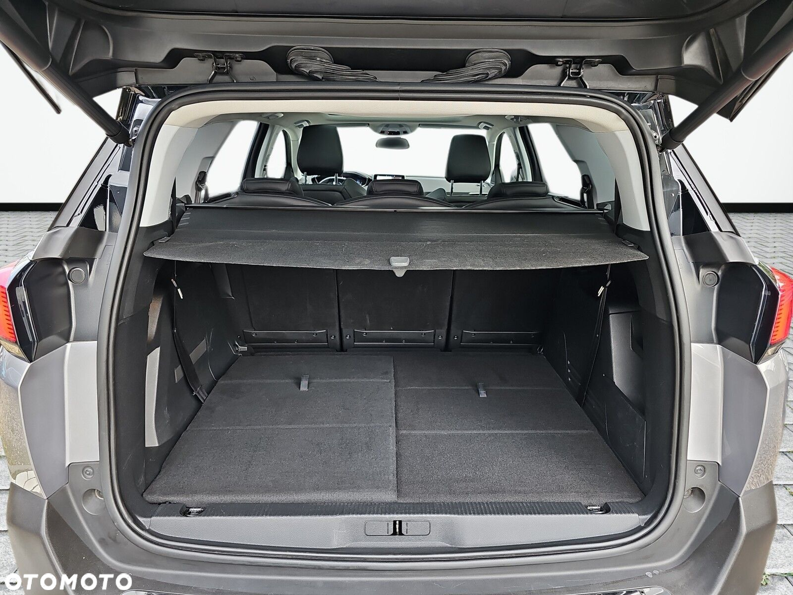 Peugeot 5008 1.6 PureTech Allure S&S EAT8 - 27