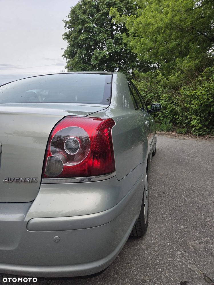 Toyota Avensis 1.8 VVT-i Luna - 6