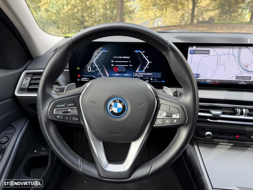 BMW 320 e Touring Aut. Luxury Line - 25