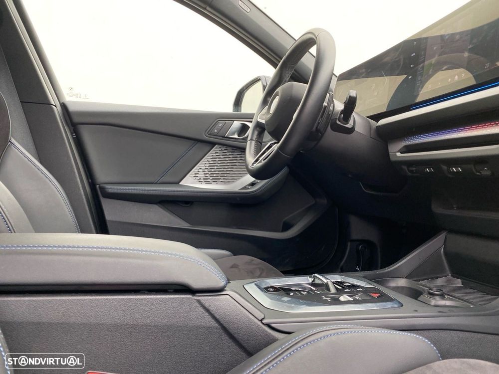 BMW 118 d Pack Desportivo M - 15