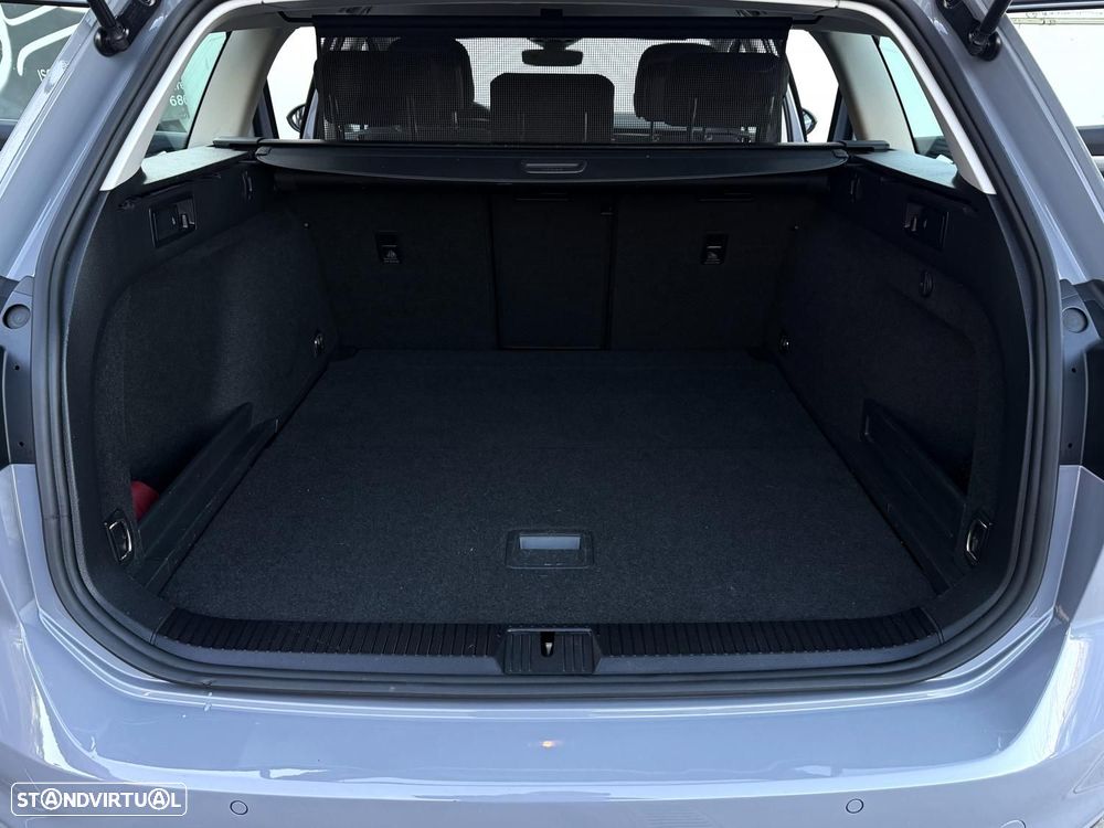 VW Passat Variant 2.0 TDi Business DSG - 14
