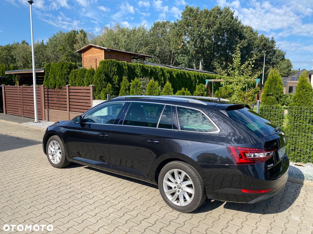 Skoda Superb 2.0 TDI 4x4 Style DSG - 10