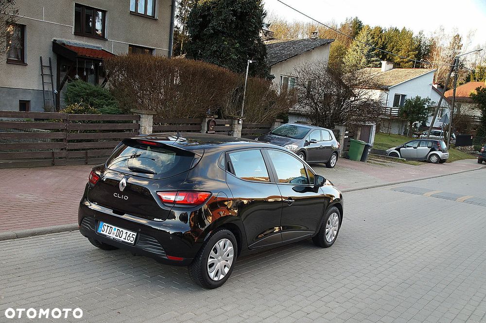 Renault Clio 1.2 16V 75 Experience - 8