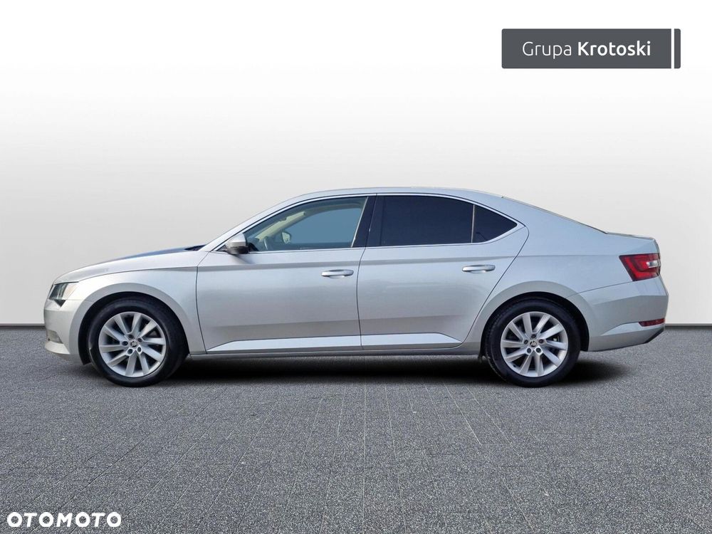 Skoda Superb 2.0 TDI SCR Style DSG - 2