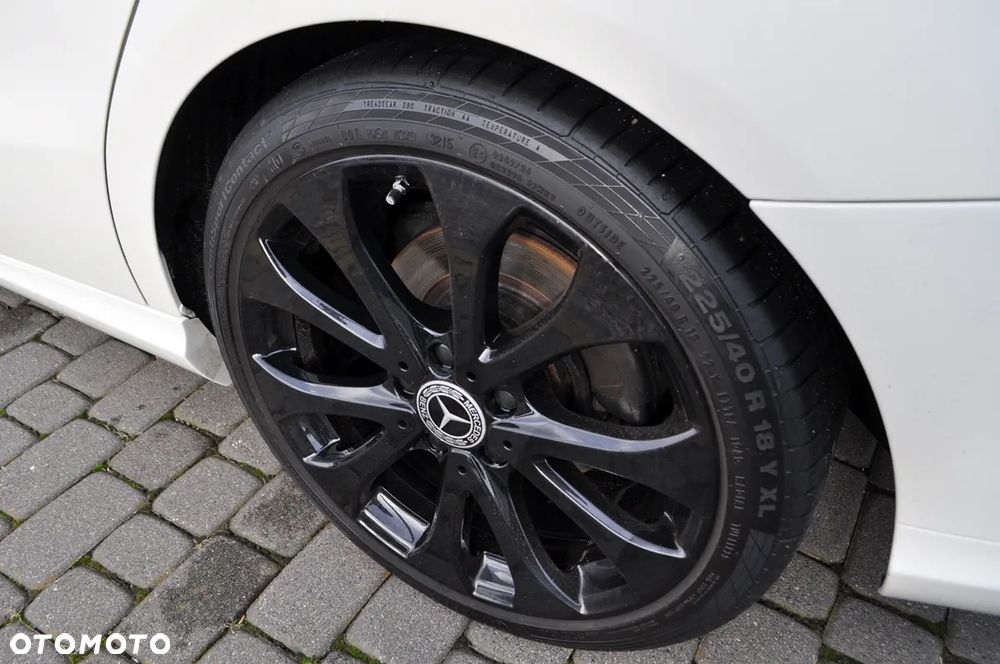 Mercedes-Benz CLA 250 4Matic 7G-DCT AMG Line - 13