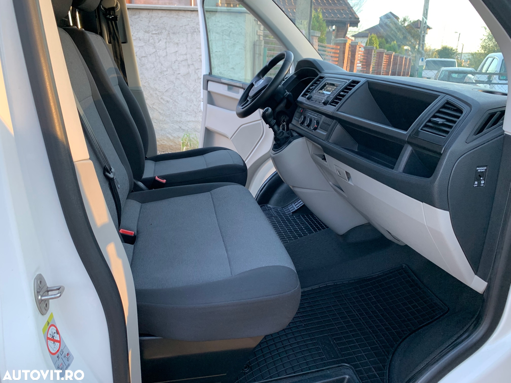 Volkswagen Transporter Kombi T6 2.0 TDI 84 kW KR - 17