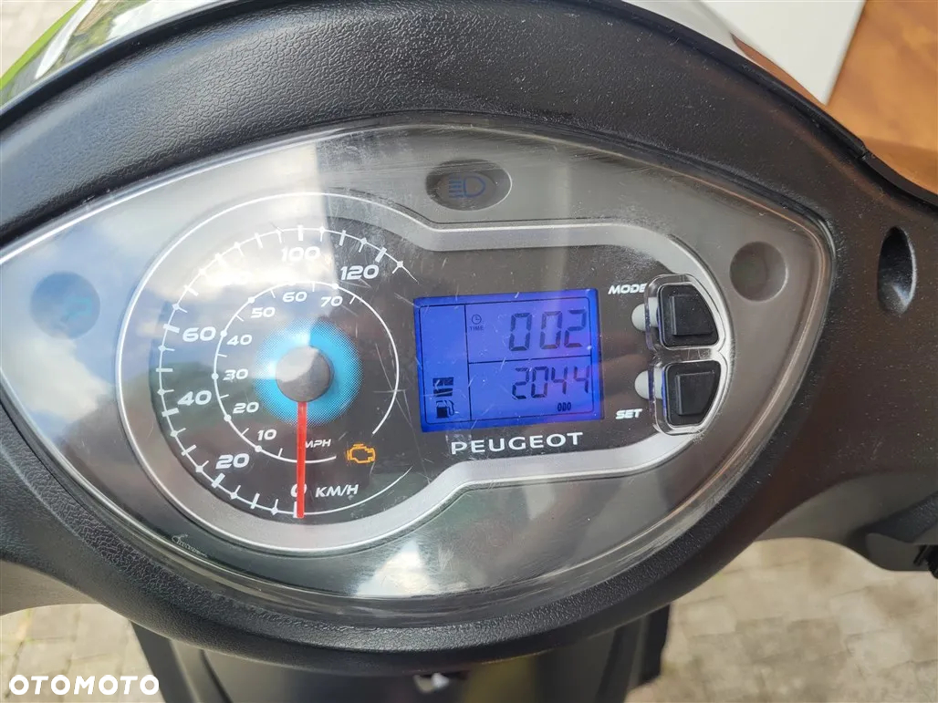 Peugeot Tweet - 29