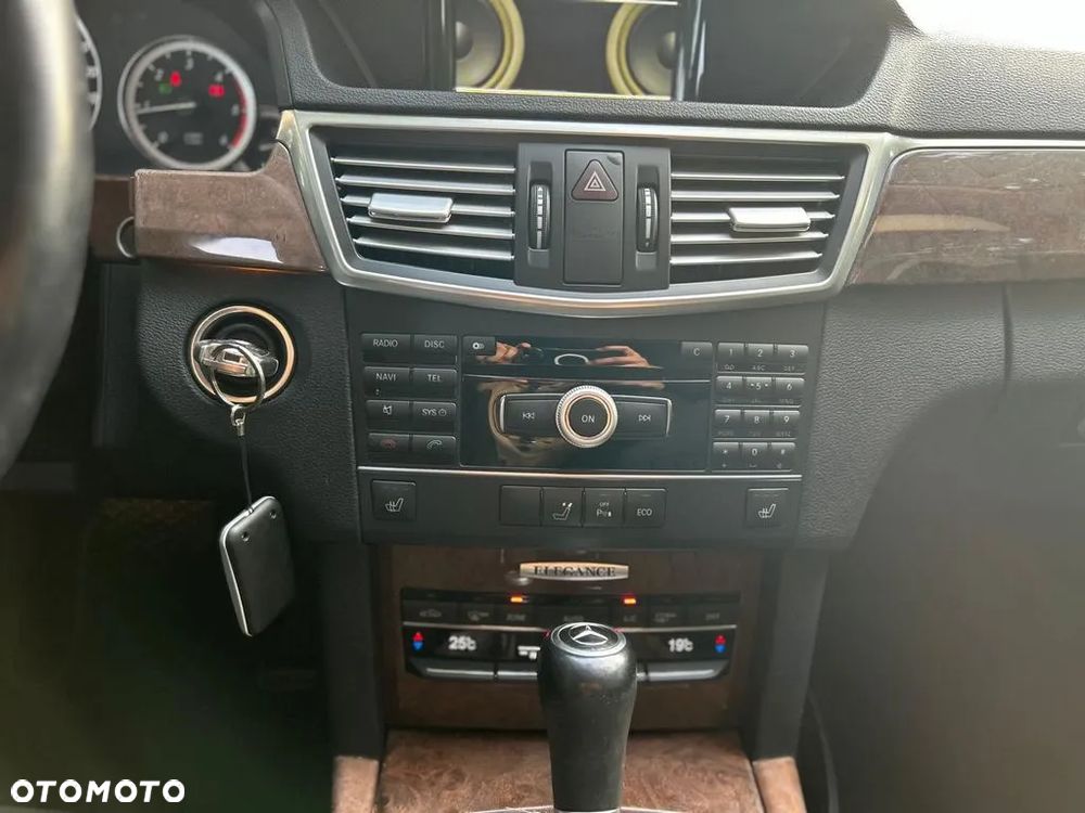 Mercedes-Benz Klasa E 200 BlueTEC 7G-TRONIC Elegance - 1