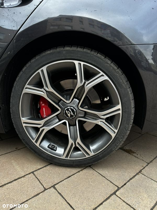 Kia Stinger - 19