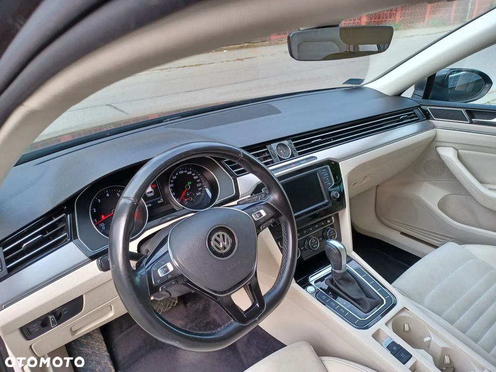 Volkswagen Passat 1.8 TSI (BlueMotion Technology) DSG Highline - 12