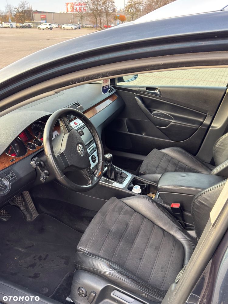 Volkswagen Passat Variant 2.0 TDI DPF Highline - 8
