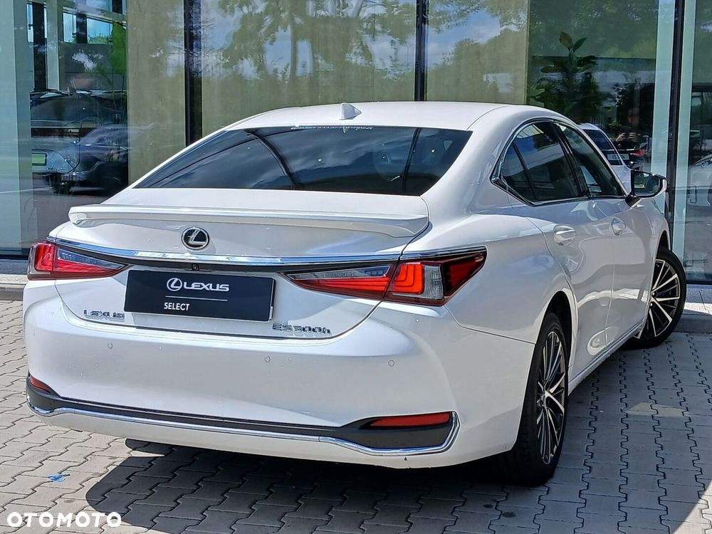 Lexus ES - 13