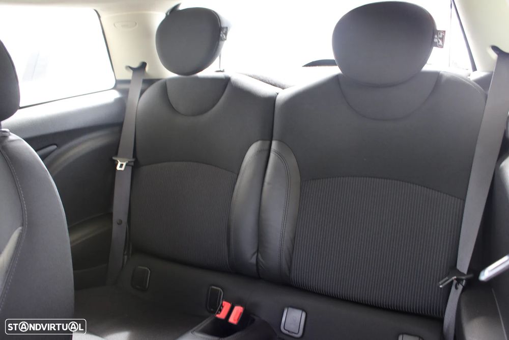 MINI 3 Portas Cooper D - 17