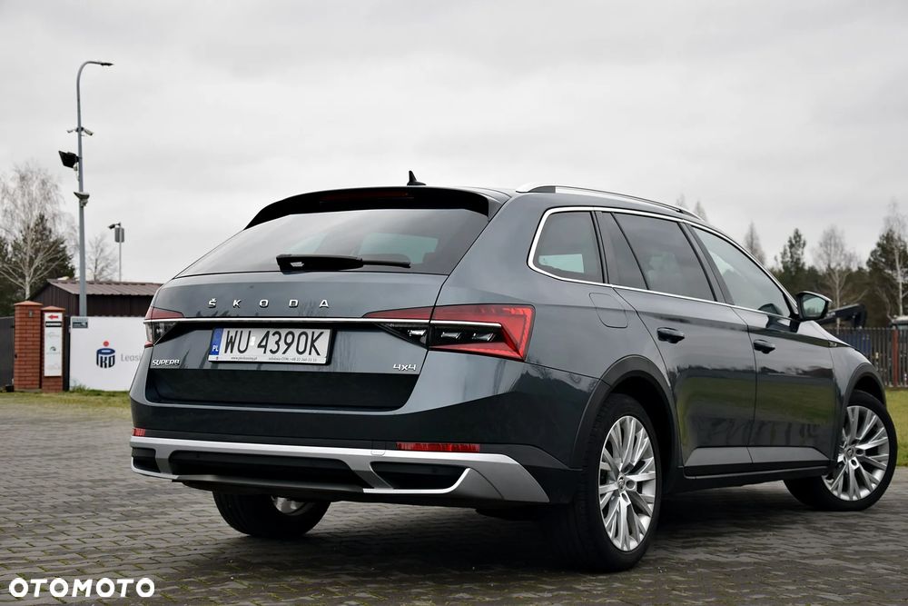 Skoda Superb 2.0 TDI 4x4 DSG Scout - 10