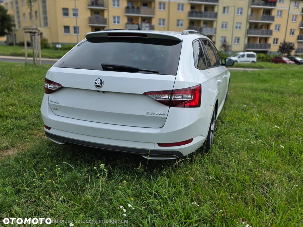 Skoda Superb 2.0 TDI Sportline DSG - 21