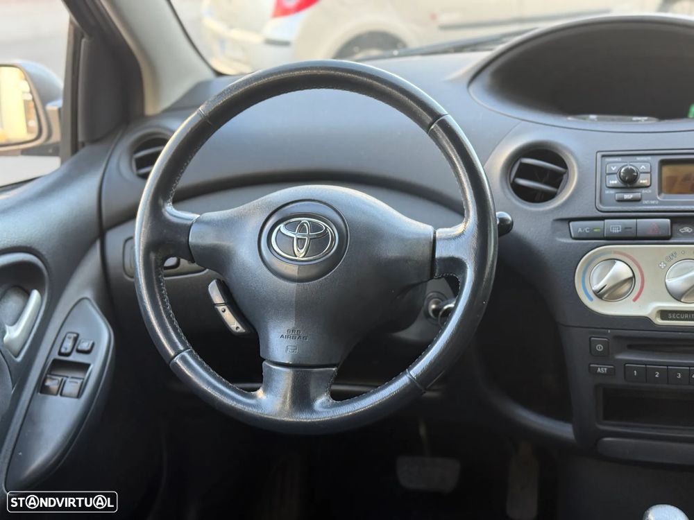 Toyota Yaris 1.0 Sol MMT AC - 10