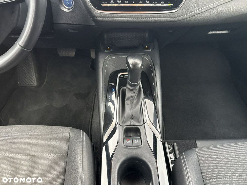 Toyota Corolla 2.0 Hybrid Comfort - 24