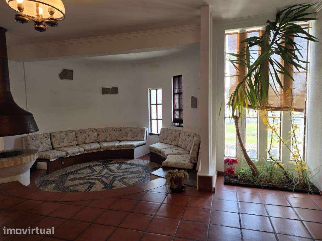 Moradia T5 com Garagem e Jardim | Centro de Elvas - Grande imagem: 5/43