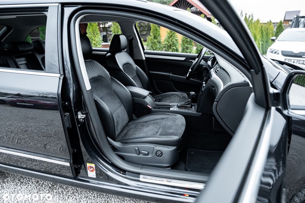 Skoda Superb 2.0 TDI Green tec 4x4 DSG Elegance - 23