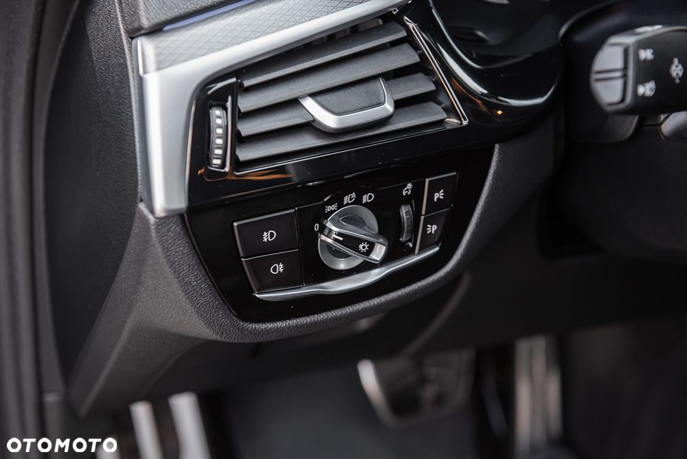 BMW Seria 5 520d M Sport Edition - 19