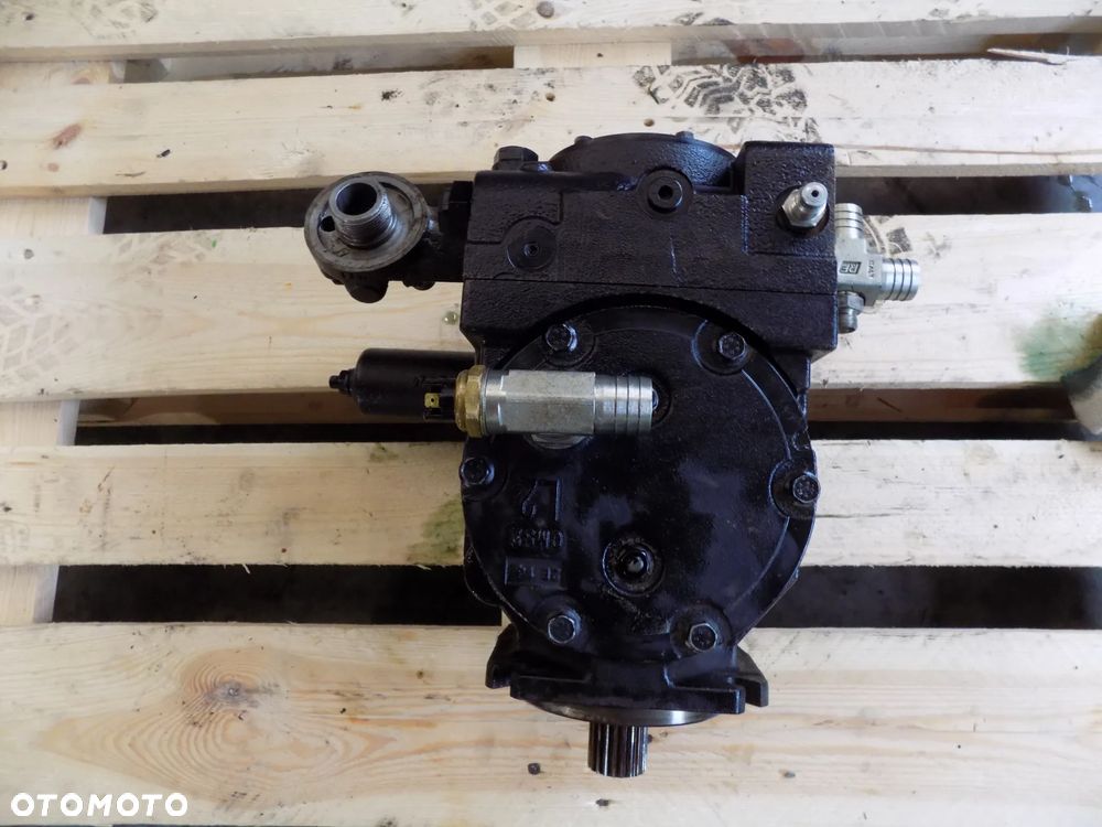 Merlo P 34.7 Pompa jazdy Merlo P34.7 TOP pompa jazdy hydrostat Sauer Danfoss 90R075 FMSNN8D - 1