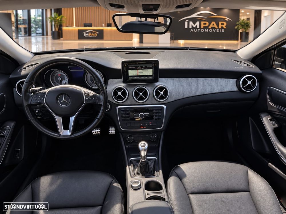 Mercedes-Benz GLA 180 - 12
