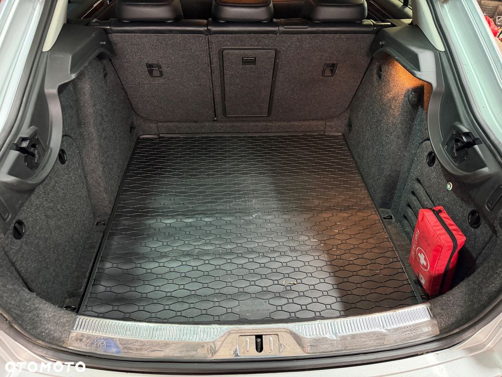 Skoda Superb 2.0 TDI Elegance DSG - 8