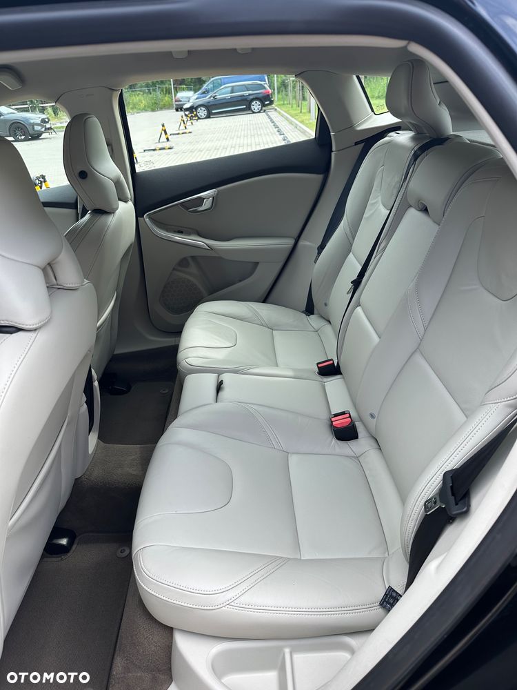 Volvo V40 D2 Summum - 8