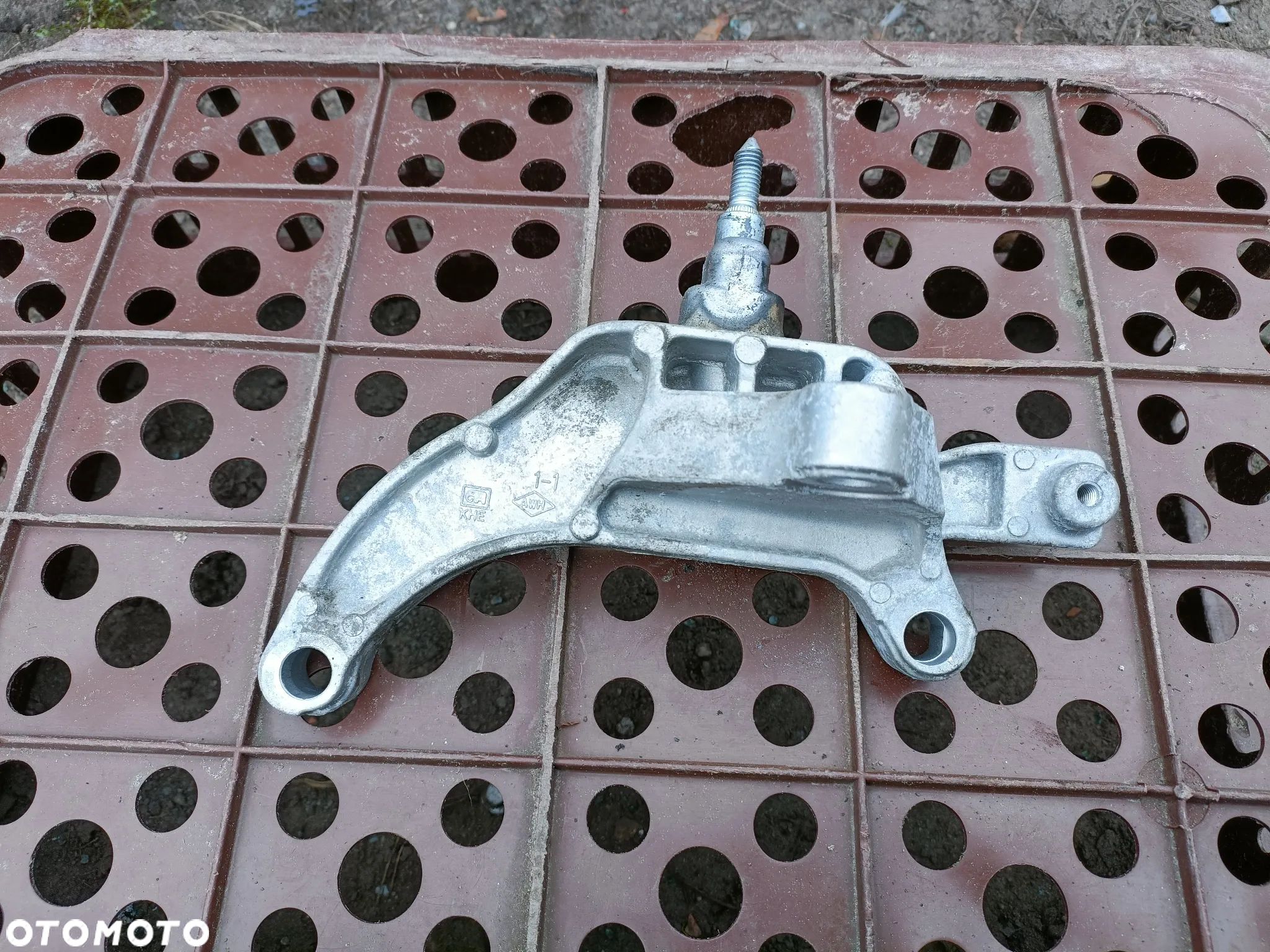 Renault NISSAN Dacia łapa skrzyni OE 11253HV70B - 1