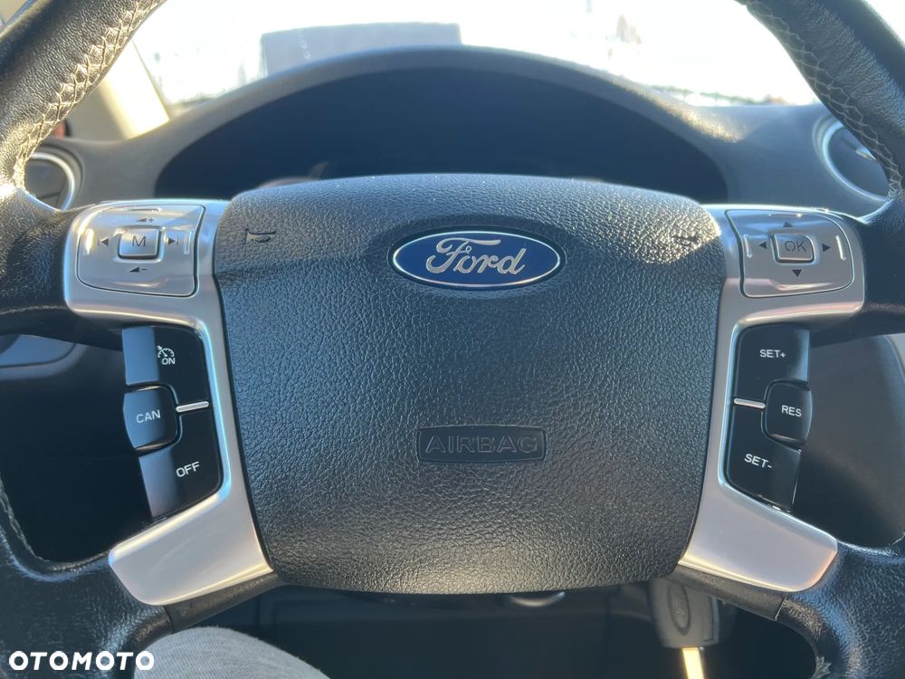 Ford S-Max - 14