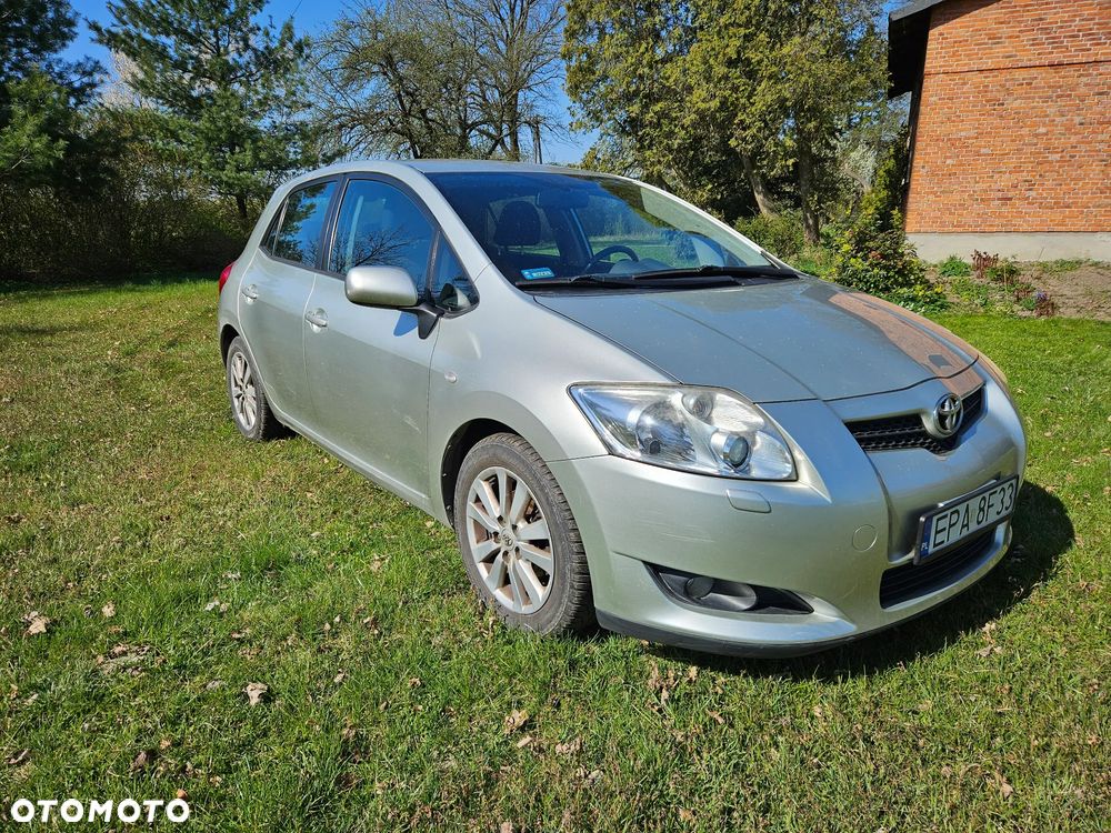Toyota Auris 1.6 VVT-i Sol - 2