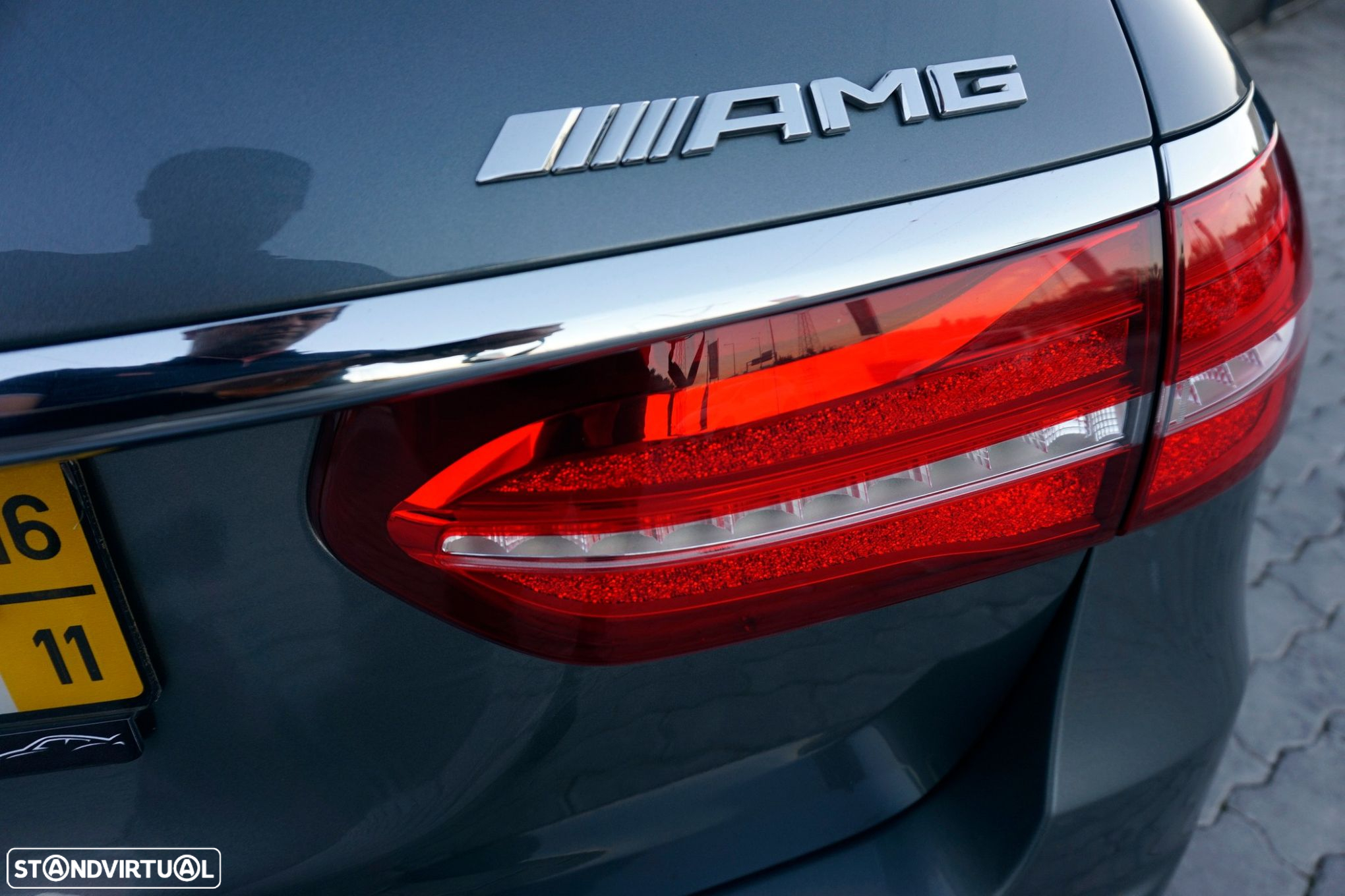 Mercedes-Benz E 220 d AMG designo - 4