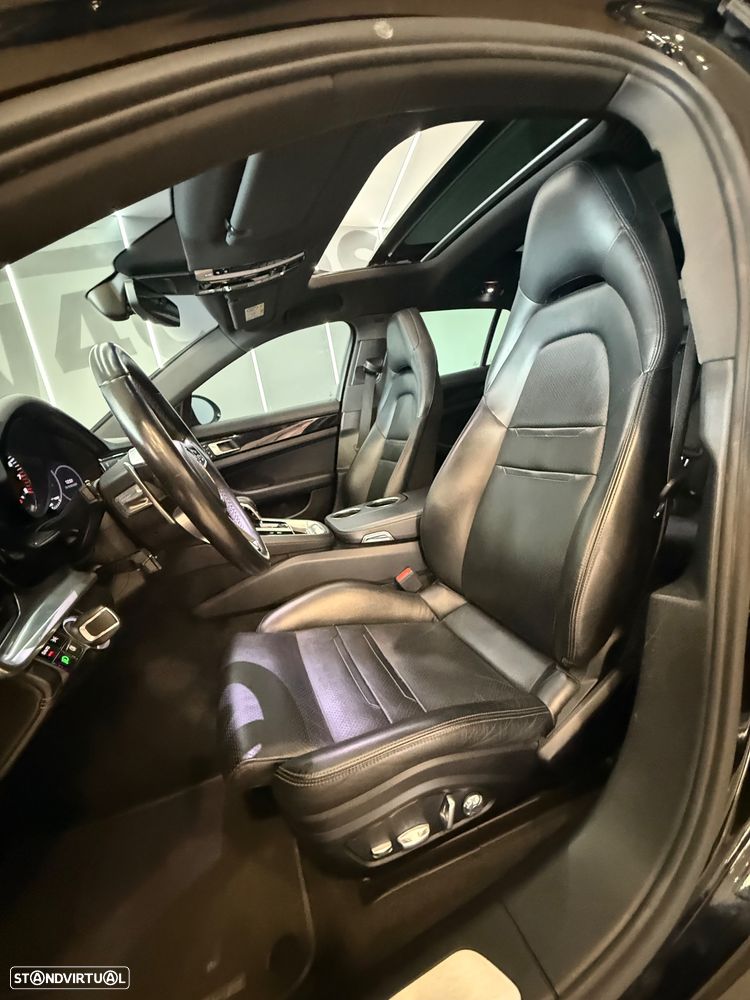 Porsche Panamera Sport Turismo 4 E-Hybrid - 16