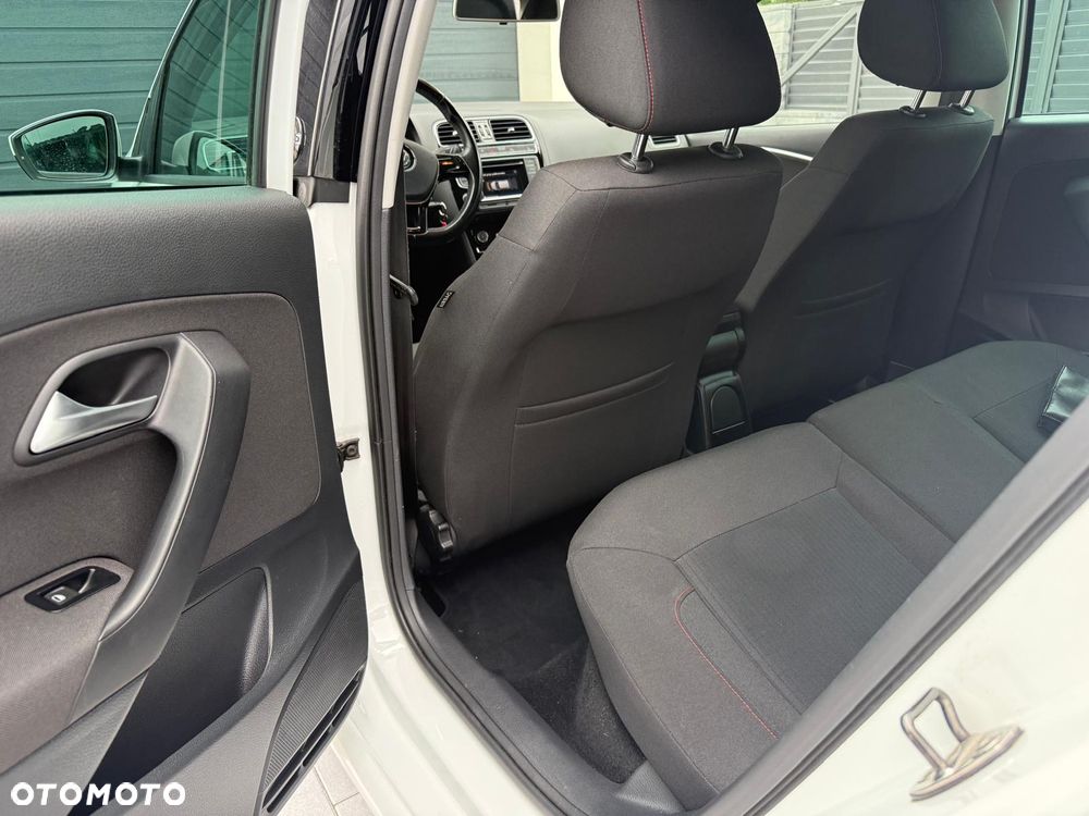 Volkswagen Polo 1.2 TSI (Blue Motion Technology) SOUND - 23