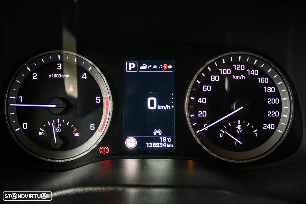 Hyundai Tucson 1.7 CRDi Premium DCT - 36