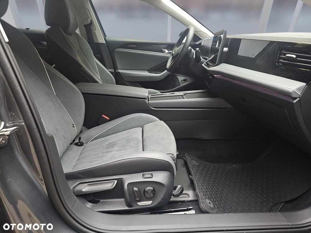 Volkswagen Passat - 11