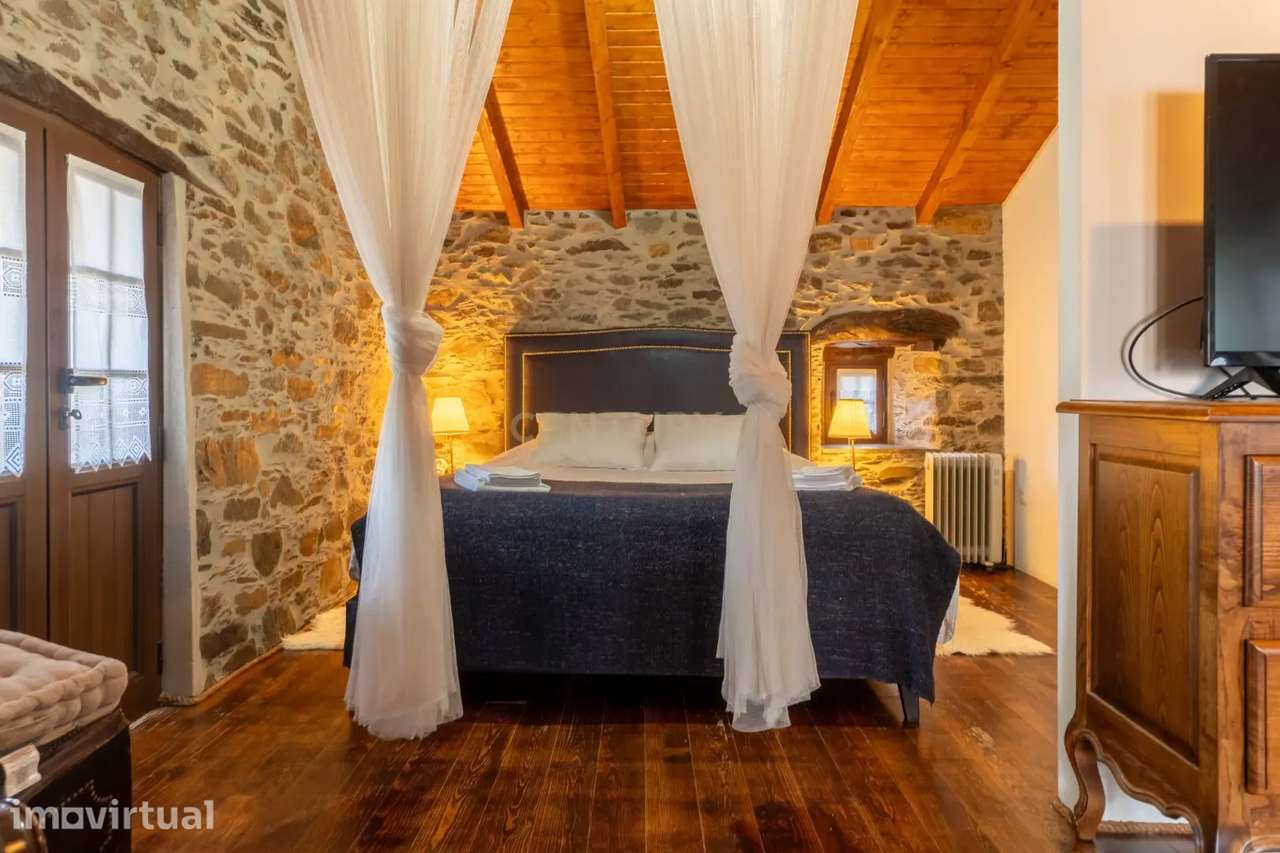 Duas Casas de Xisto em aldeia típica para alojamento local - Grande imagem: 2/43